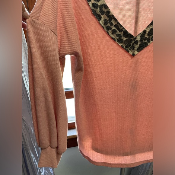 Peachy/Pink leopard trim neckline. Low Back blouse - Picture 4 of 4